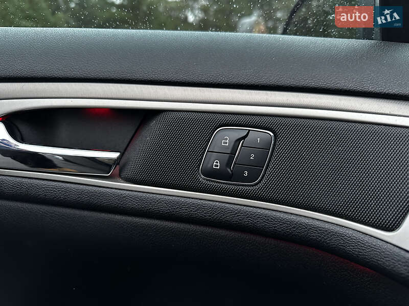 Седан Lincoln MKZ 2015 в Кременчуці