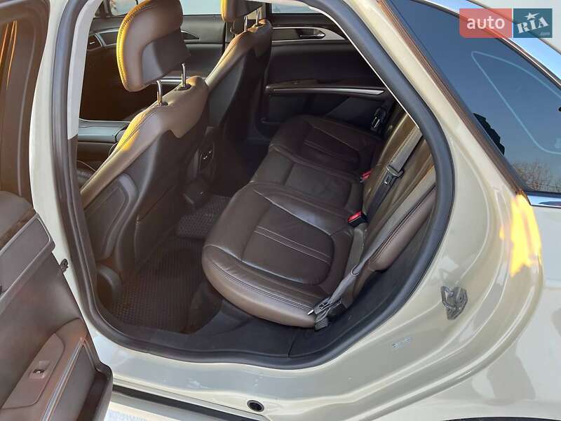 Седан Lincoln MKZ 2013 в Виннице