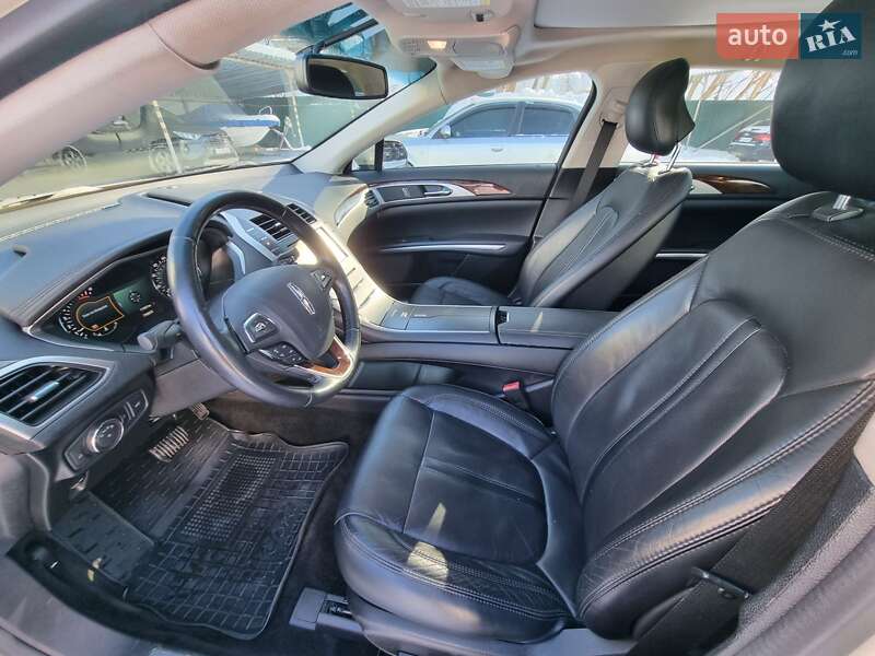 Седан Lincoln MKZ 2015 в Чернигове