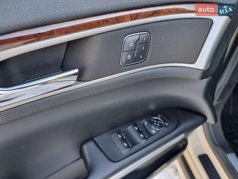 Седан Lincoln MKZ 2015 в Чернигове