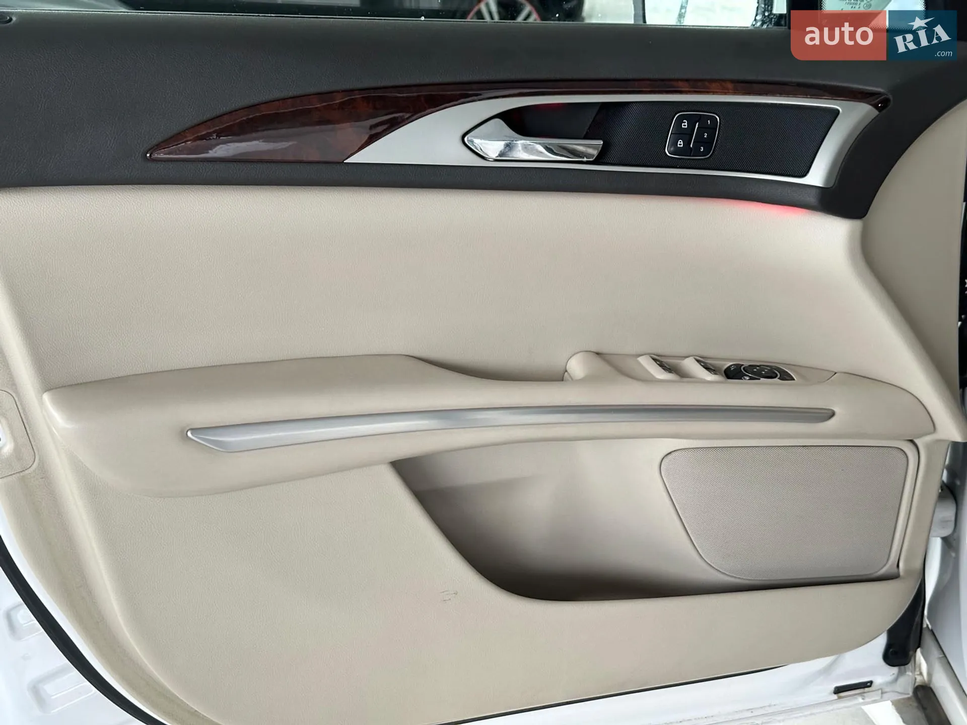 2015 Lincoln MKZ - мініатюра 11