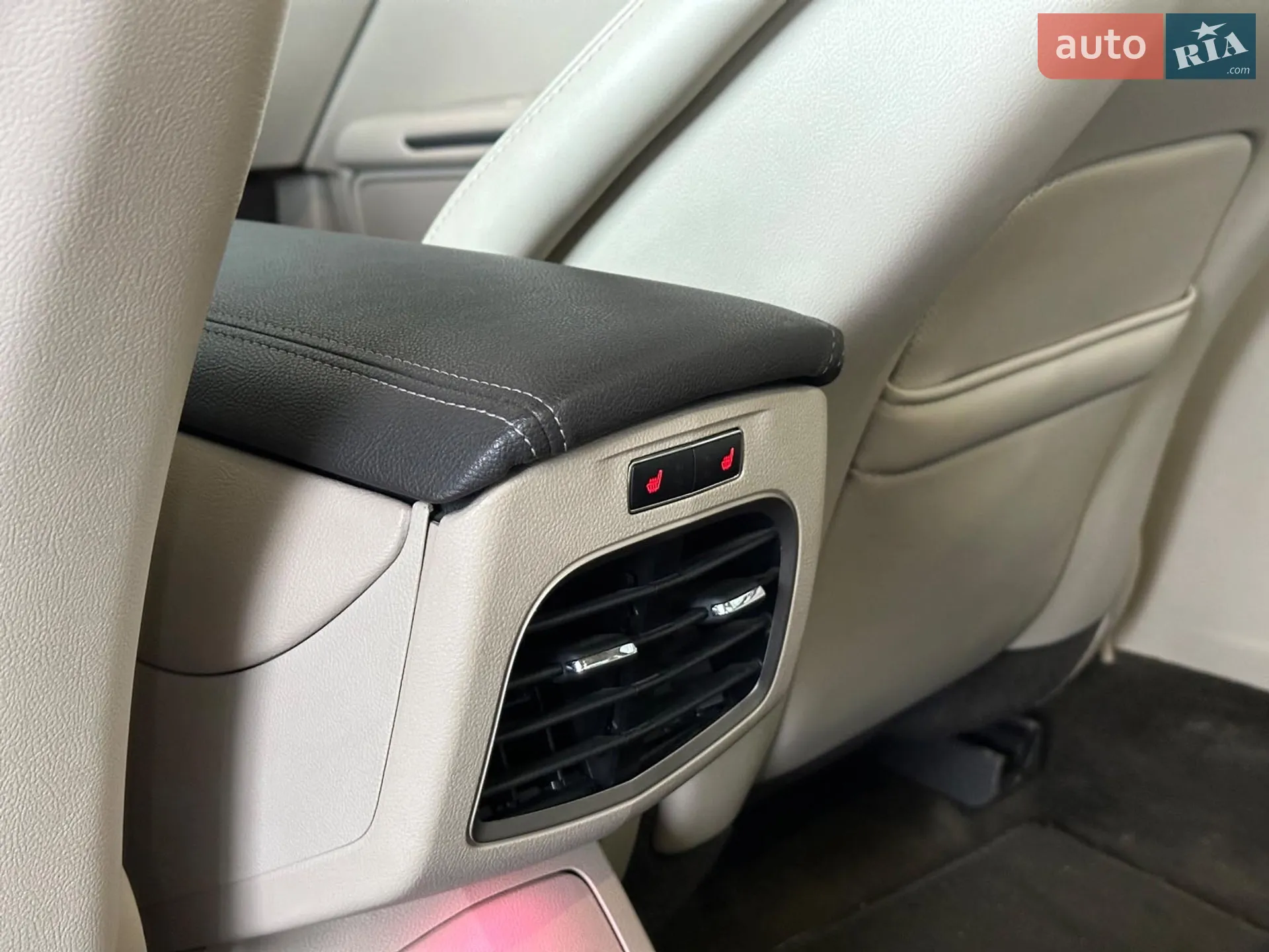 2015 Lincoln MKZ - мініатюра 19