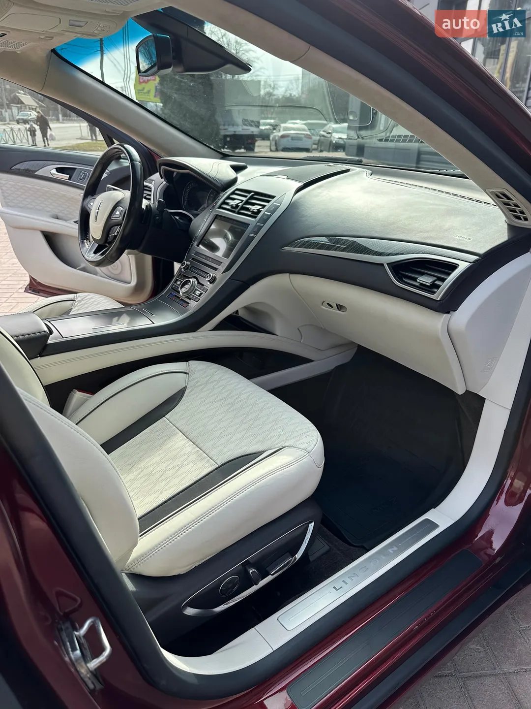 2017 Lincoln MKZ - мініатюра 21