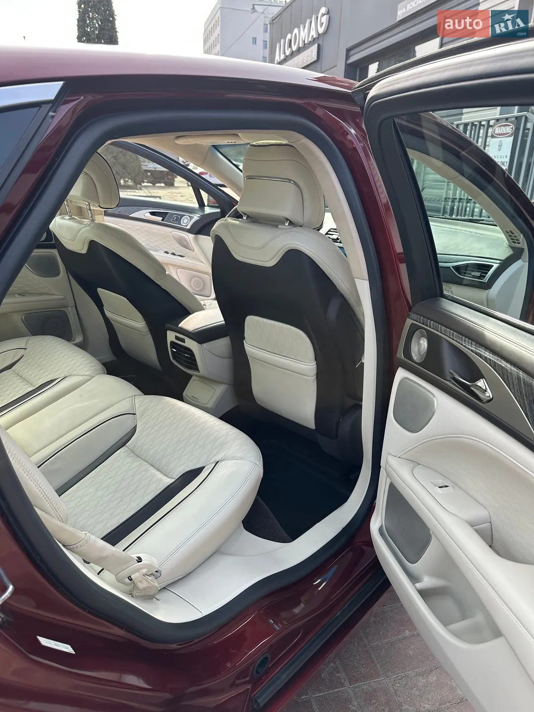 2017 Lincoln MKZ - мініатюра 24