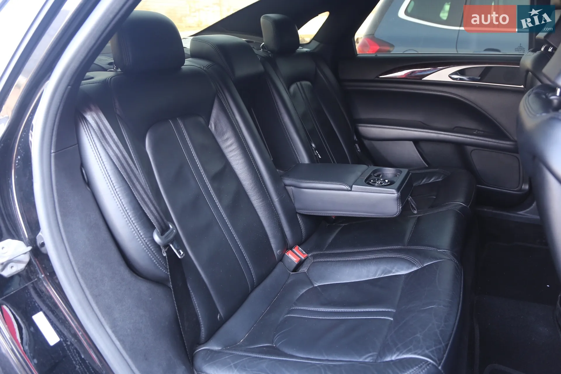 2016 Lincoln MKZ - мініатюра 11