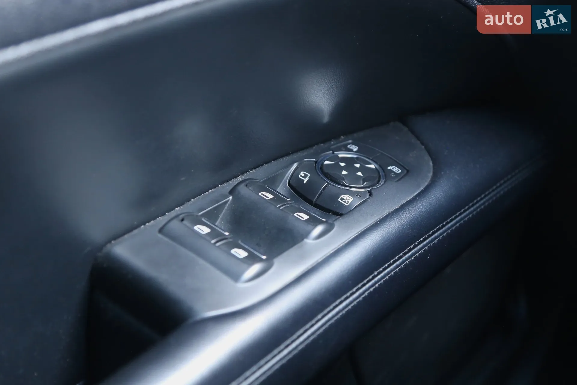 2016 Lincoln MKZ - мініатюра 26