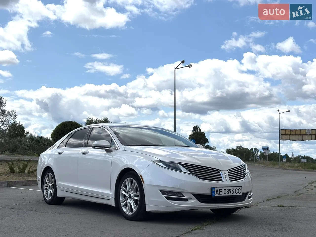 2016 Lincoln MKZ - мініатюра 23