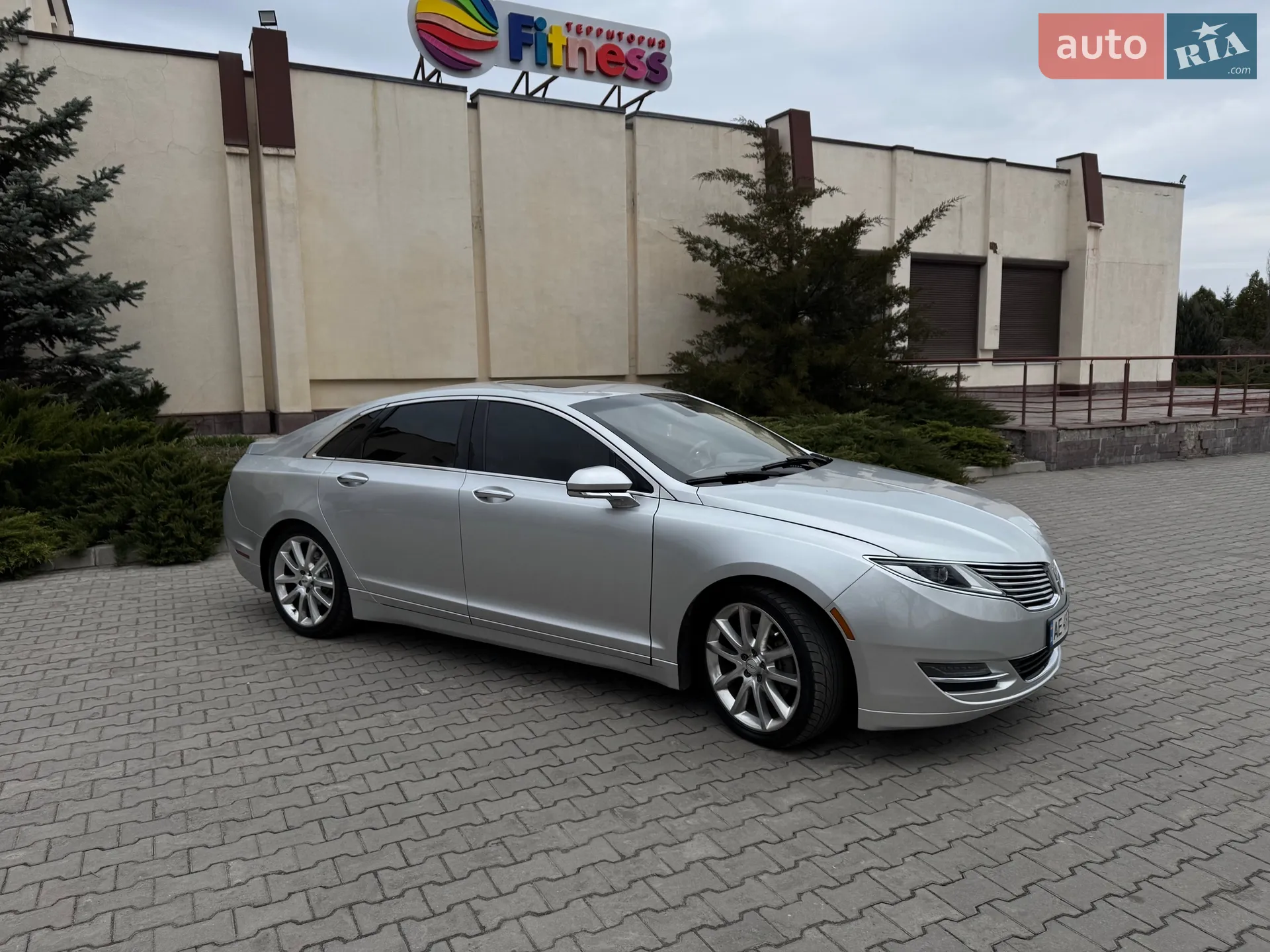 2014 Lincoln MKZ - мініатюра 3