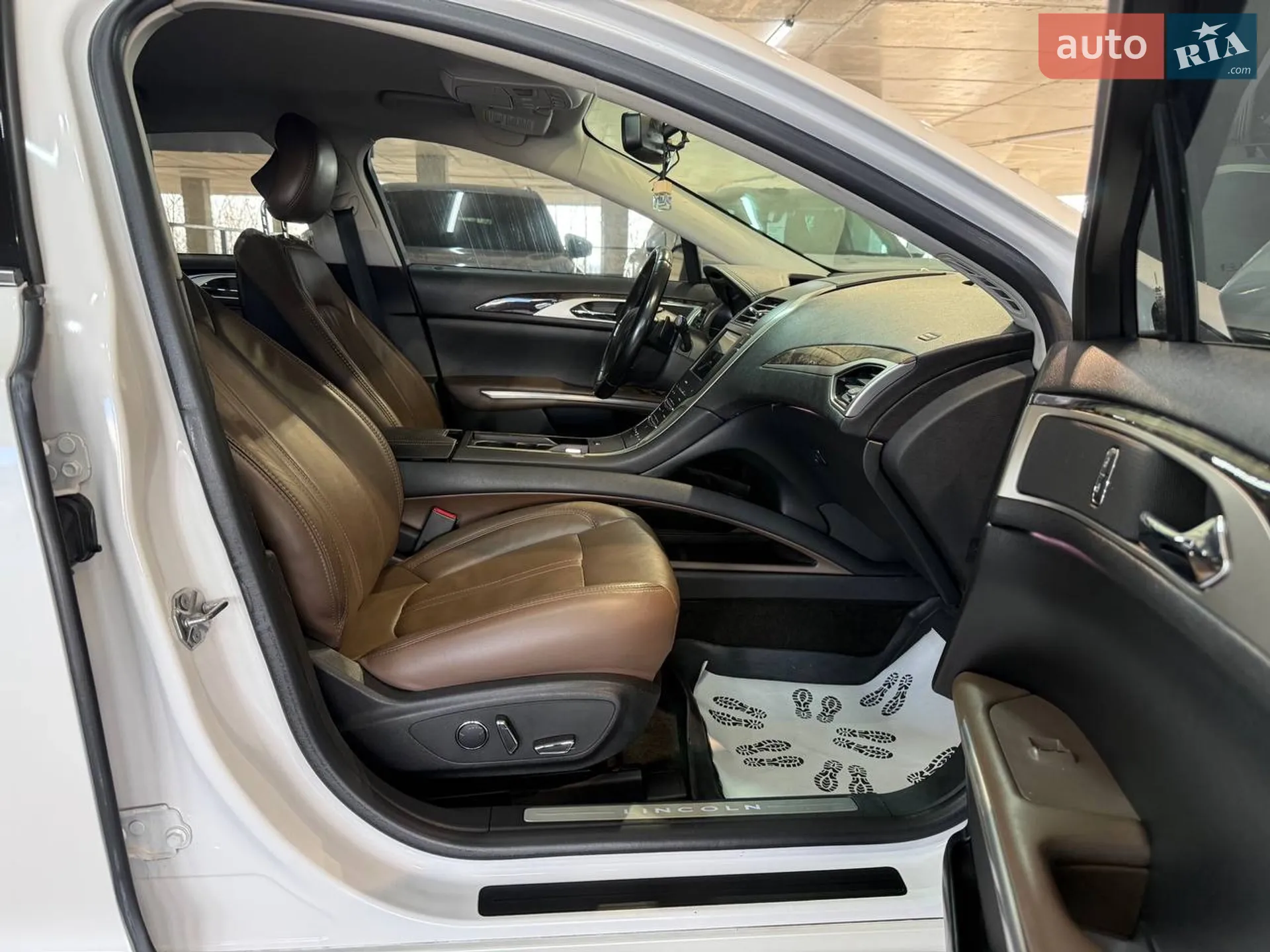 2014 Lincoln MKZ - мініатюра 20