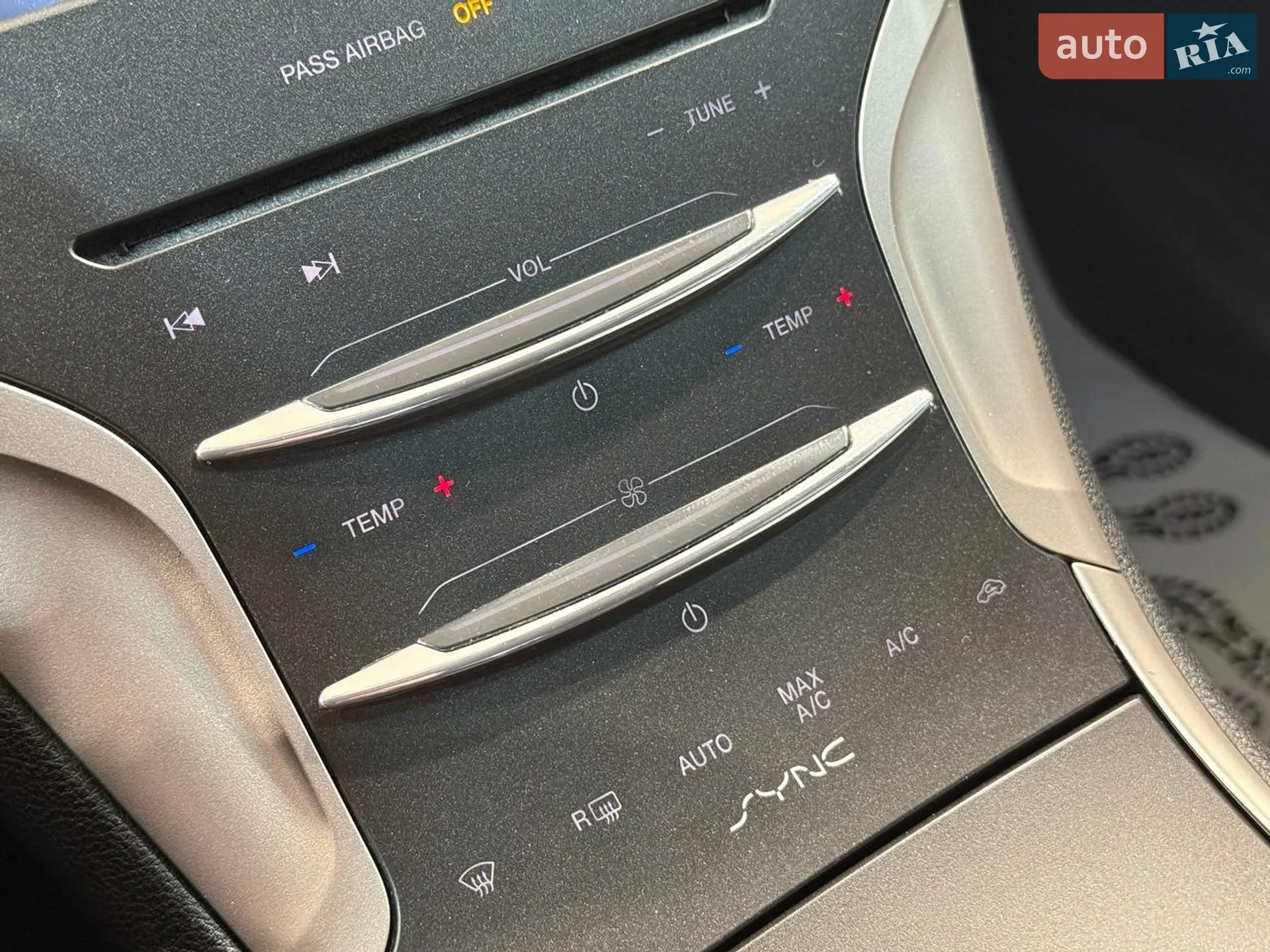 2014 Lincoln MKZ - мініатюра 31
