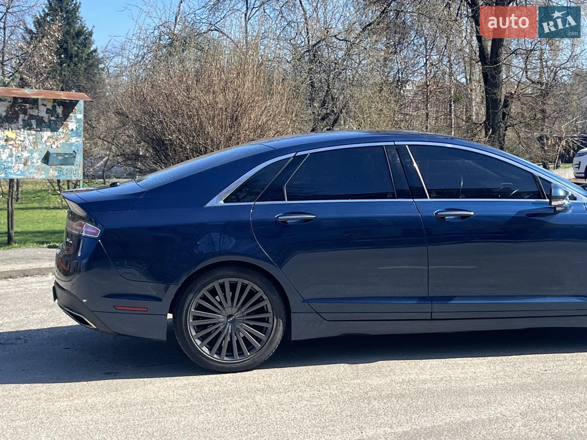 2017 Lincoln MKZ - мініатюра 12