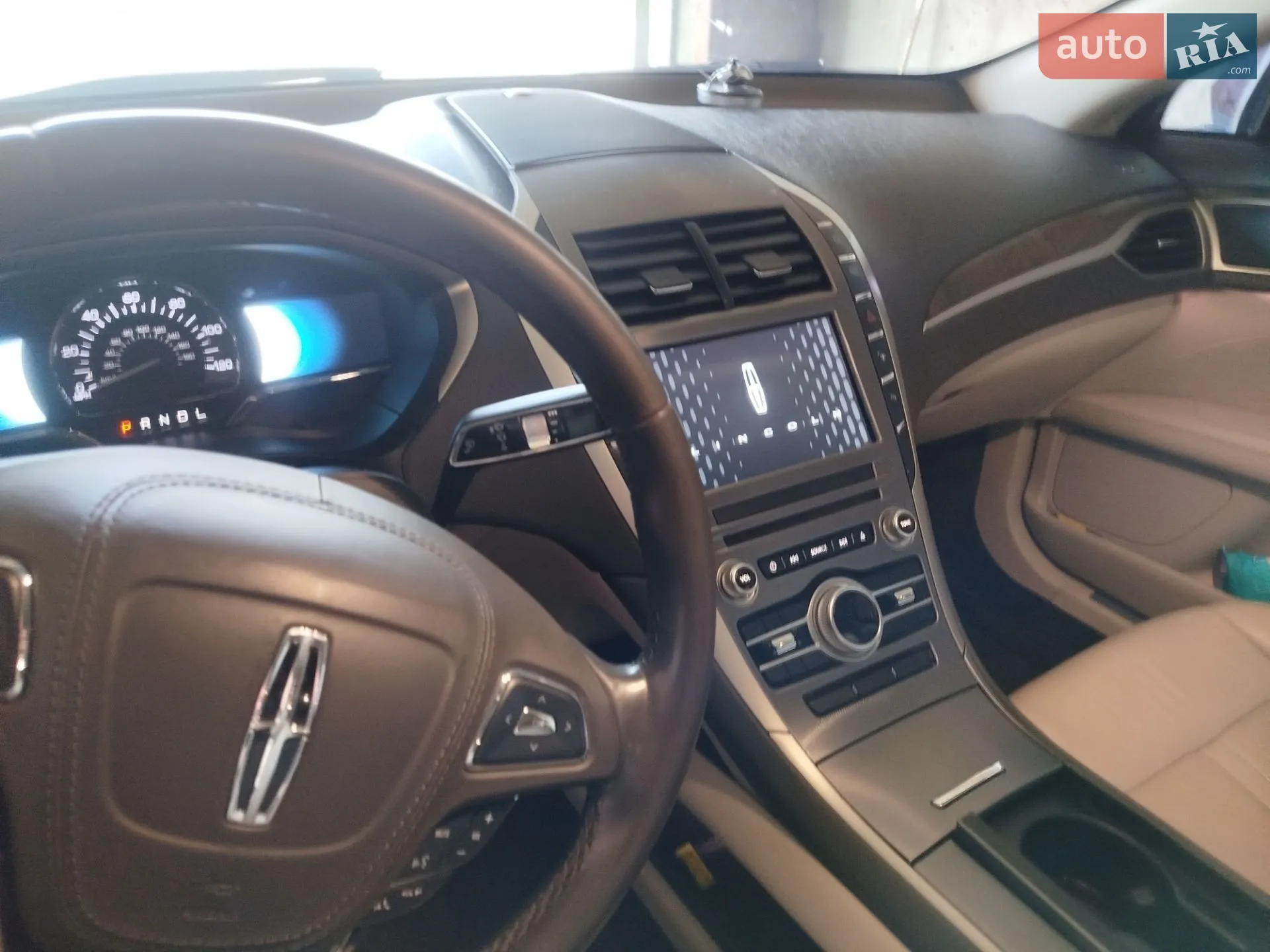 2016 Lincoln MKZ - мініатюра 16