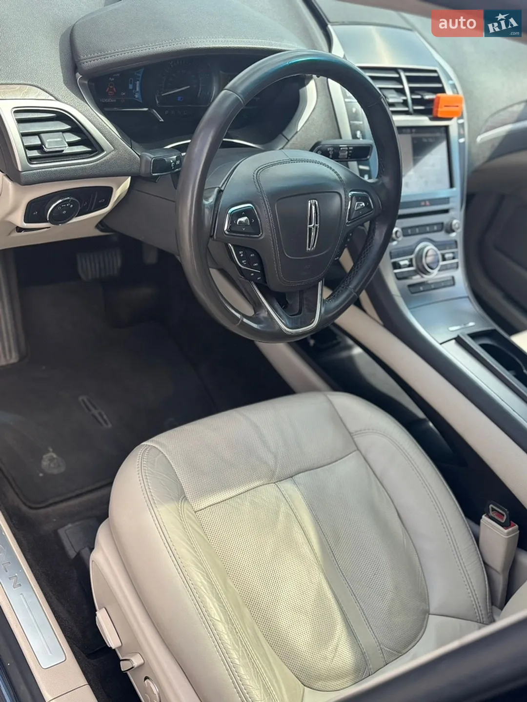 2016 Lincoln MKZ - мініатюра 19