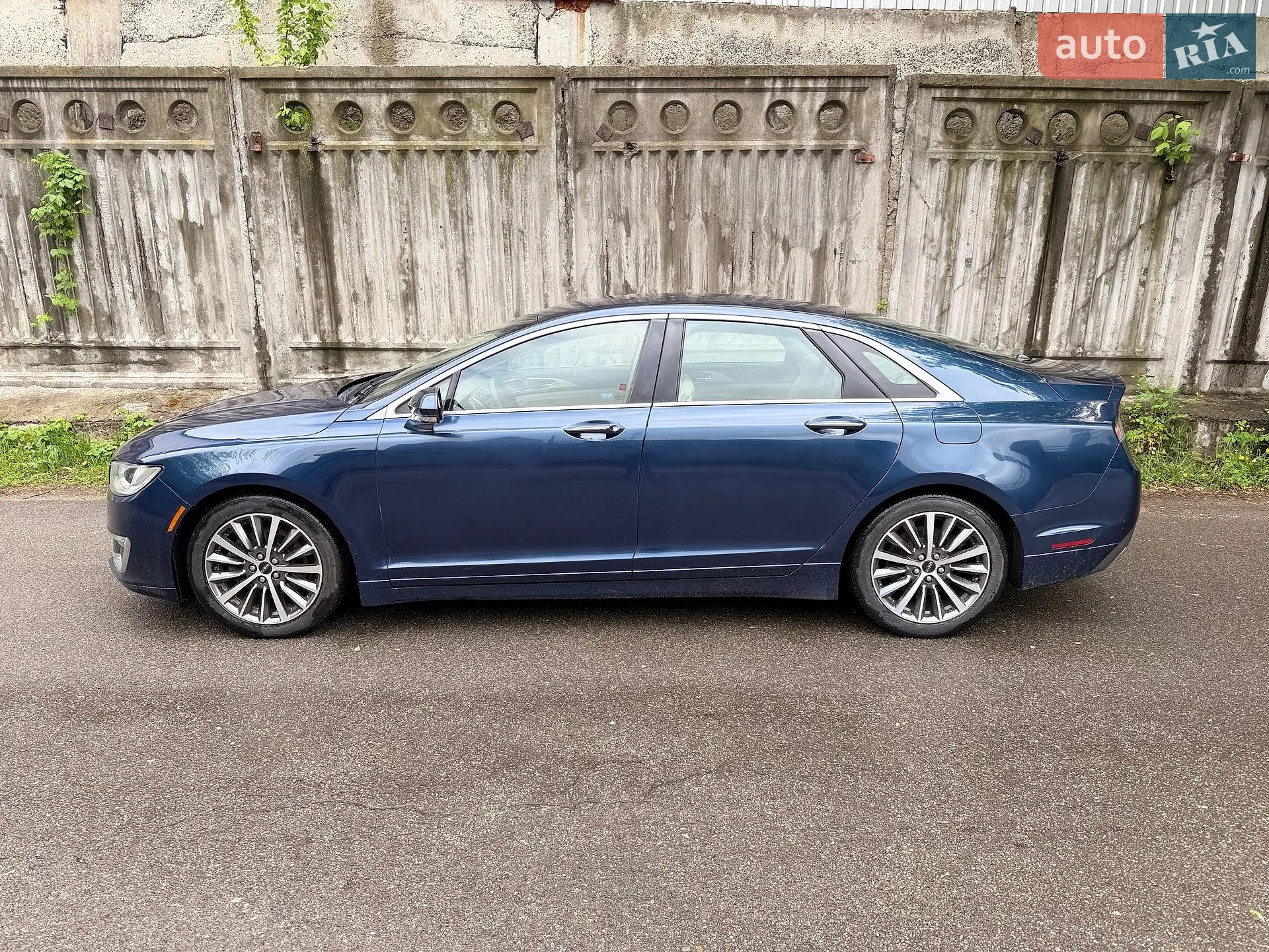 2017 Lincoln MKZ - мініатюра 21