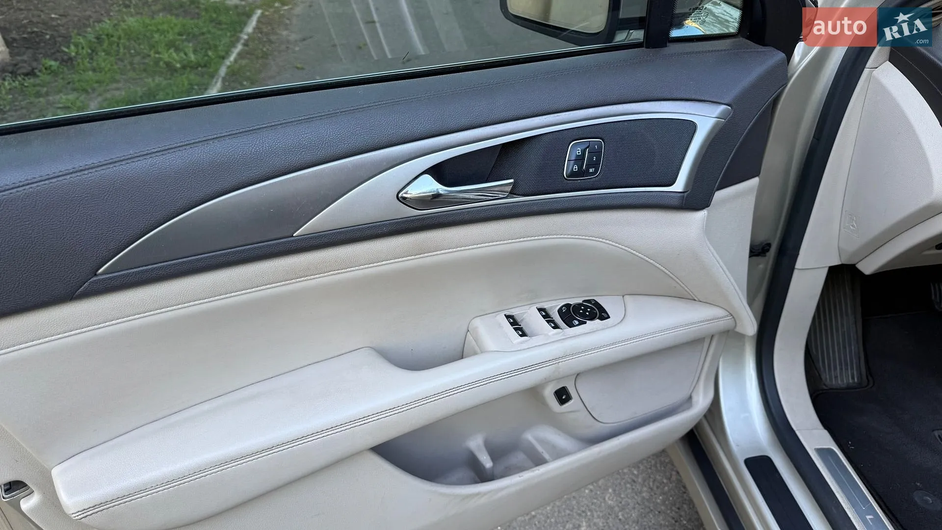 2017 Lincoln MKZ - мініатюра 23