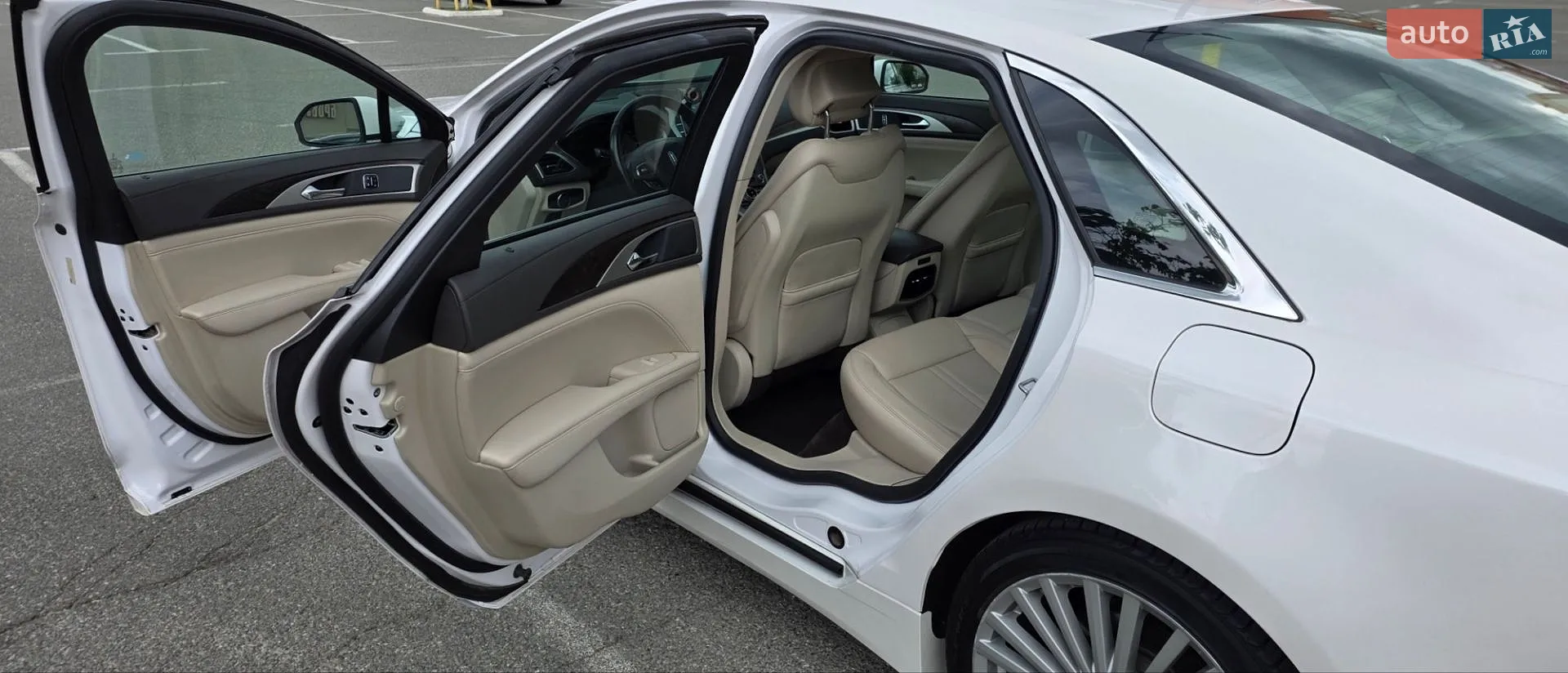 2016 Lincoln MKZ - мініатюра 11