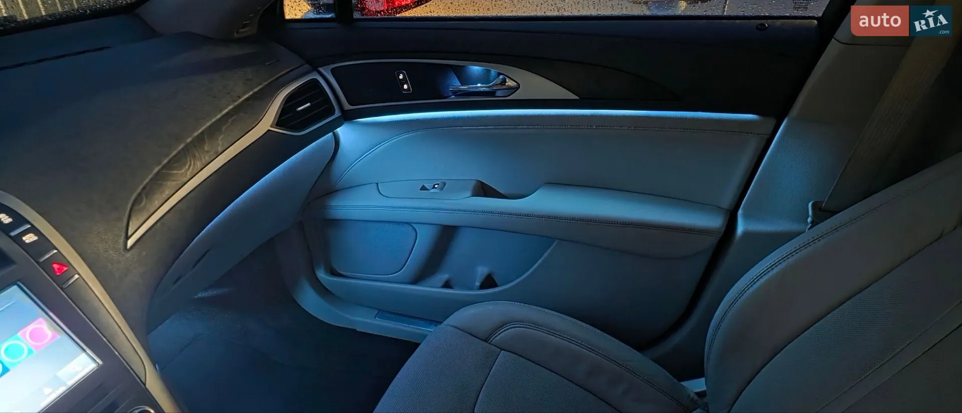 2016 Lincoln MKZ - мініатюра 33