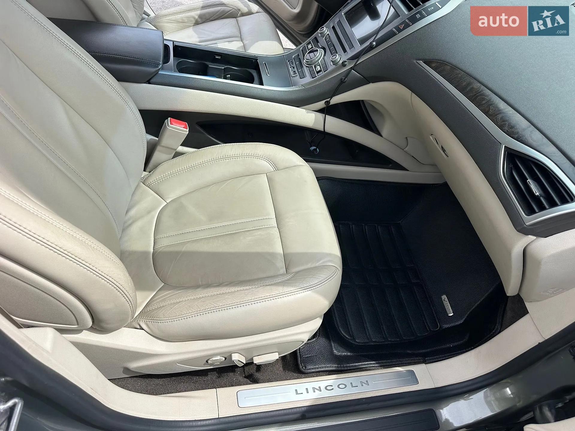 2016 Lincoln MKZ - мініатюра 32