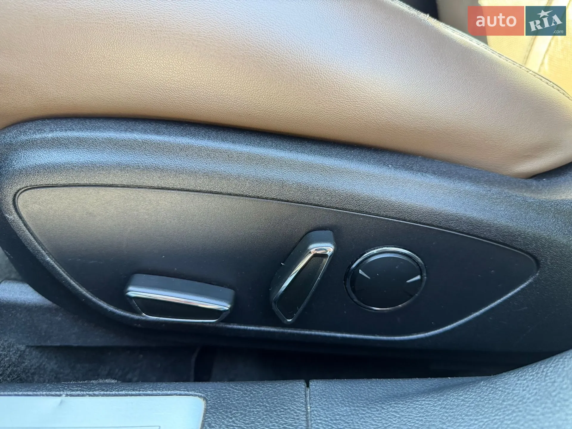 2016 Lincoln MKZ - мініатюра 25