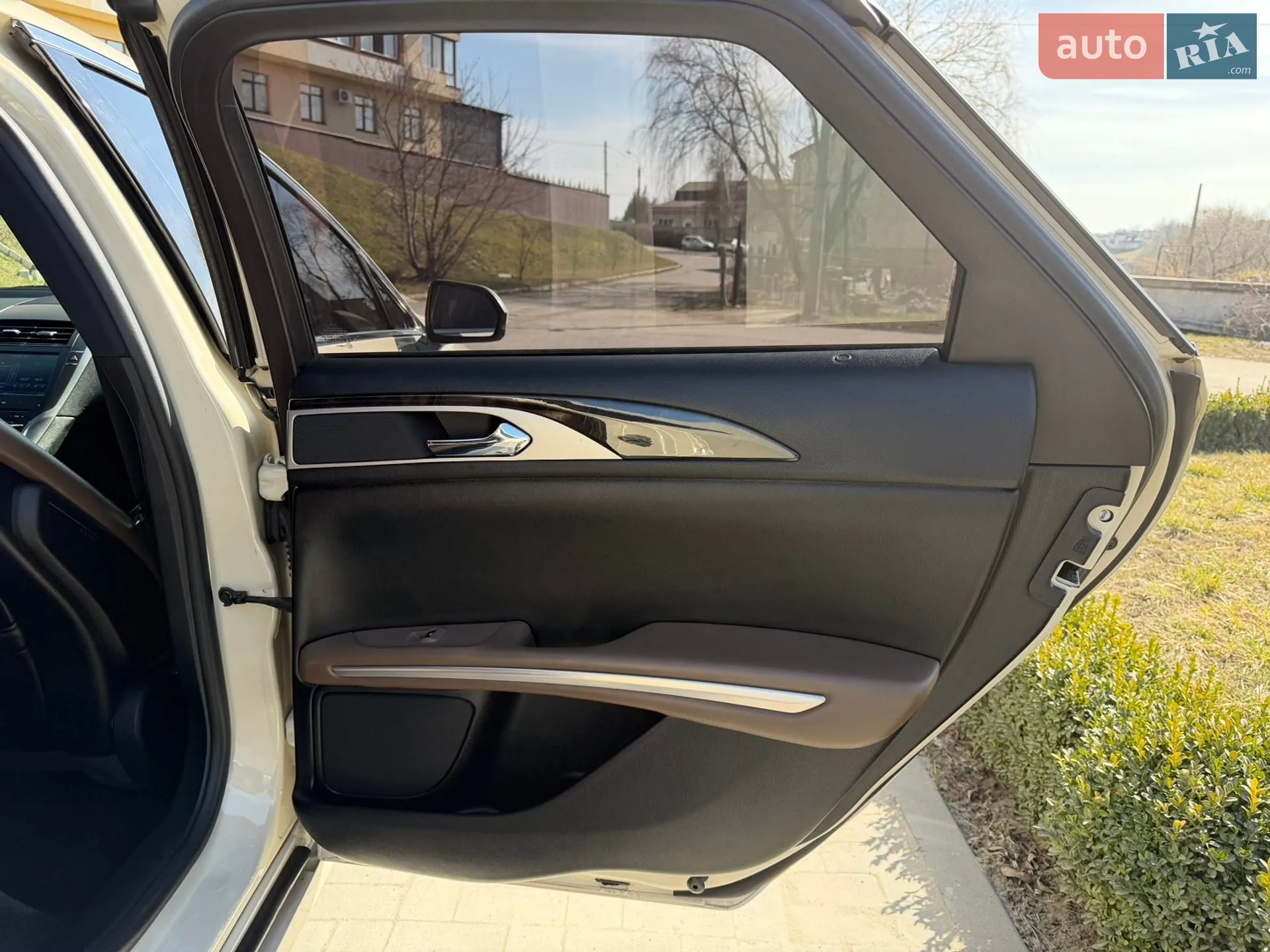 2016 Lincoln MKZ - мініатюра 38