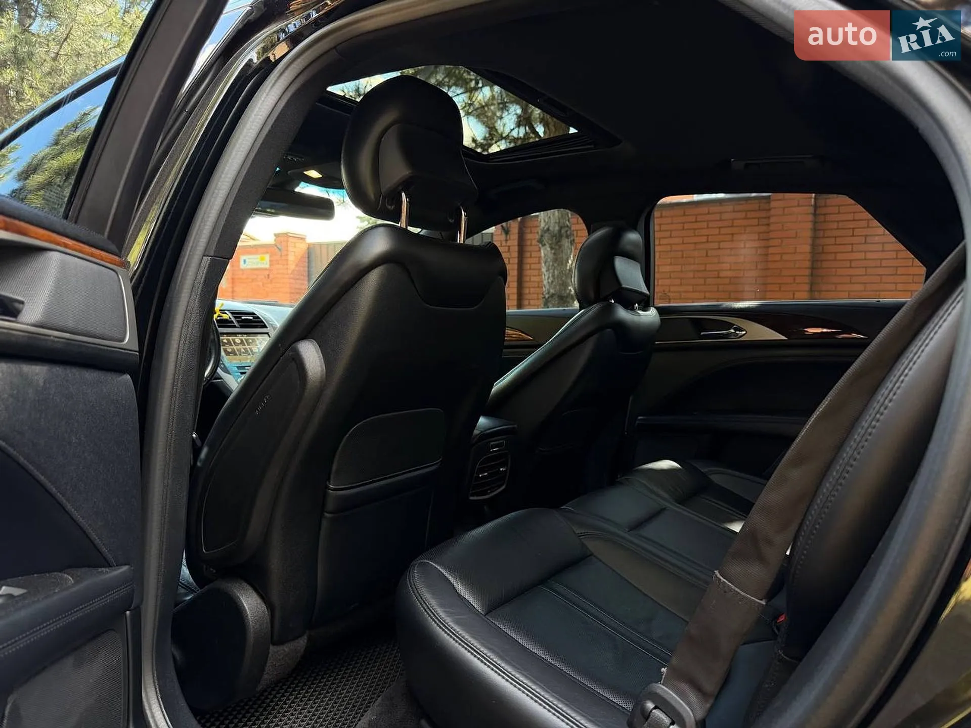 2016 Lincoln MKZ - мініатюра 16
