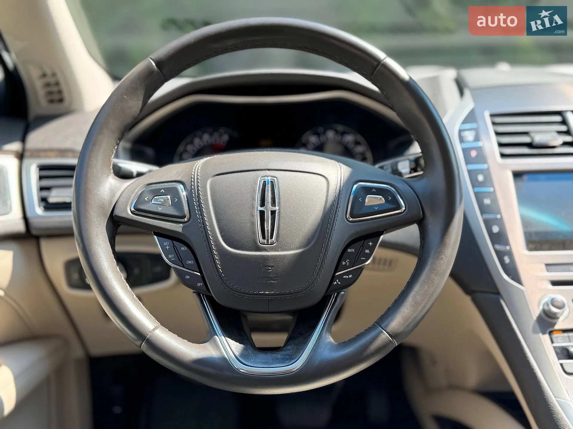 2016 Lincoln MKZ - мініатюра 13
