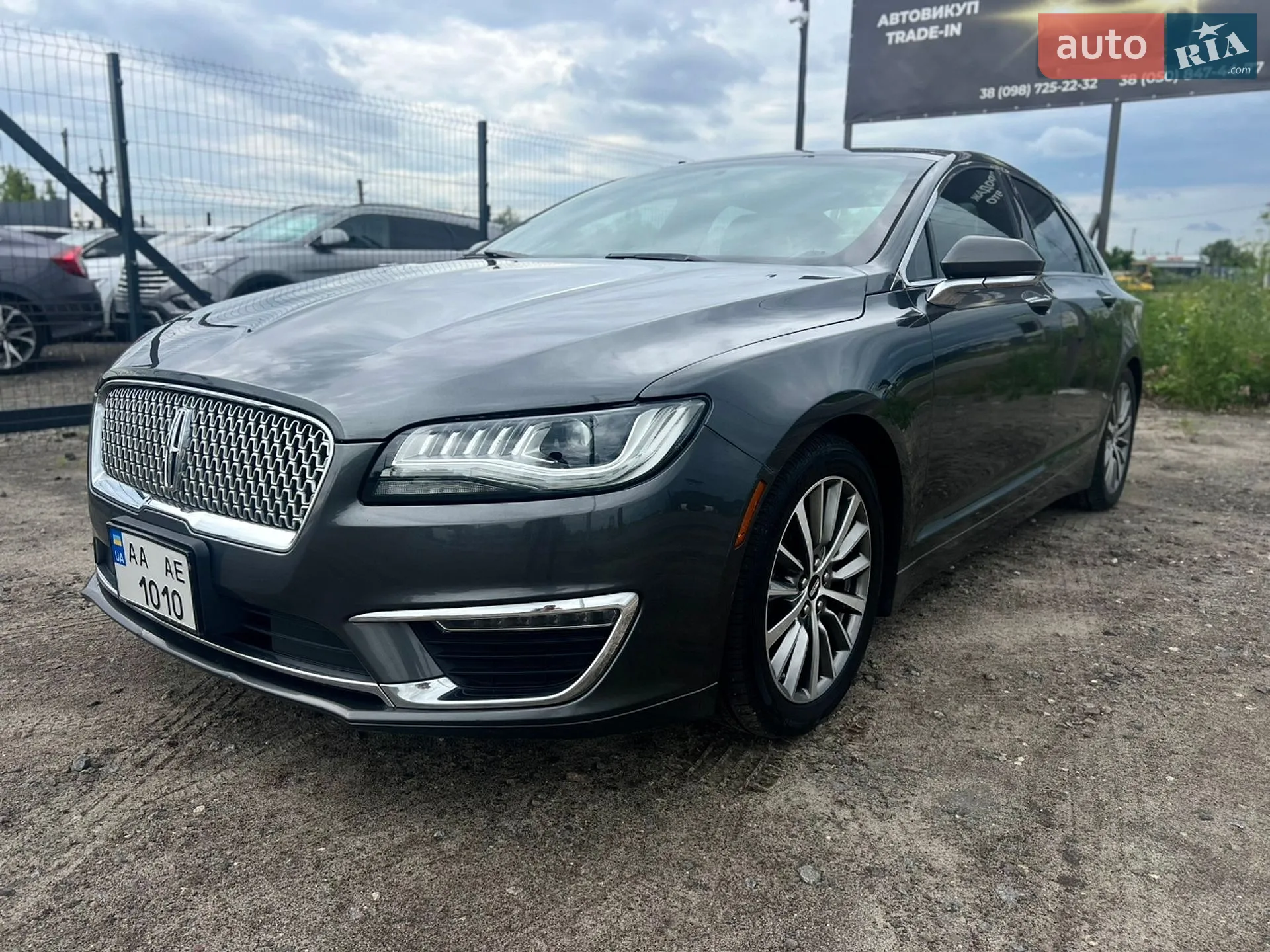 2016 Lincoln MKZ - мініатюра 2