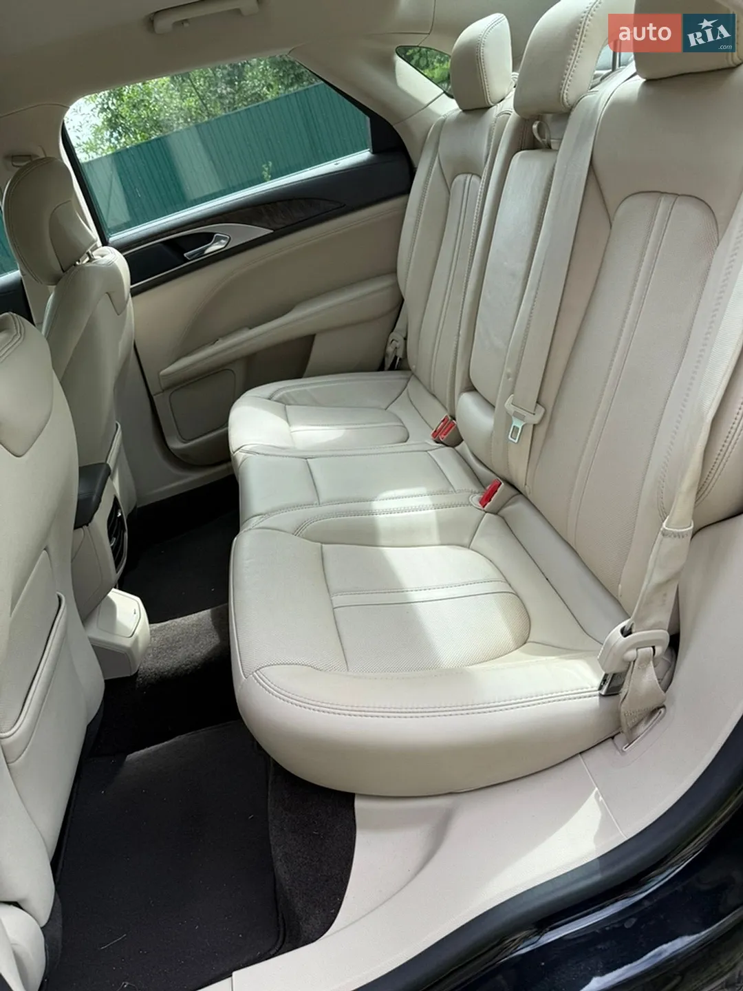 2016 Lincoln MKZ - мініатюра 16
