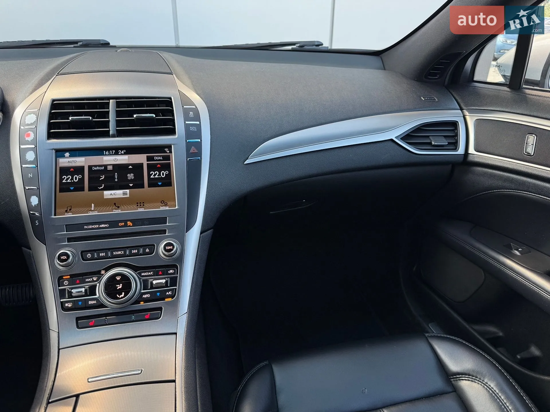 2016 Lincoln MKZ - мініатюра 22