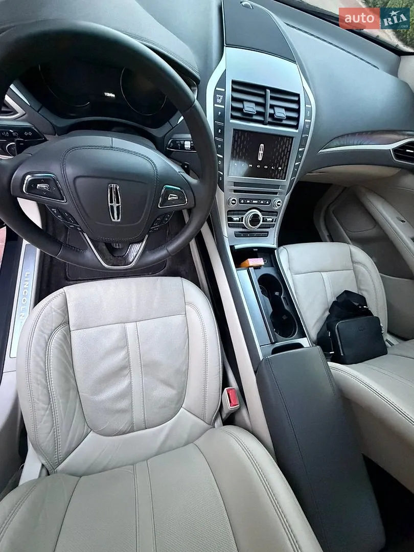 2017 Lincoln MKZ - мініатюра 9