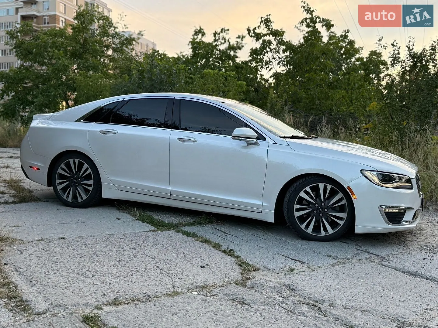 2016 Lincoln MKZ - мініатюра 2