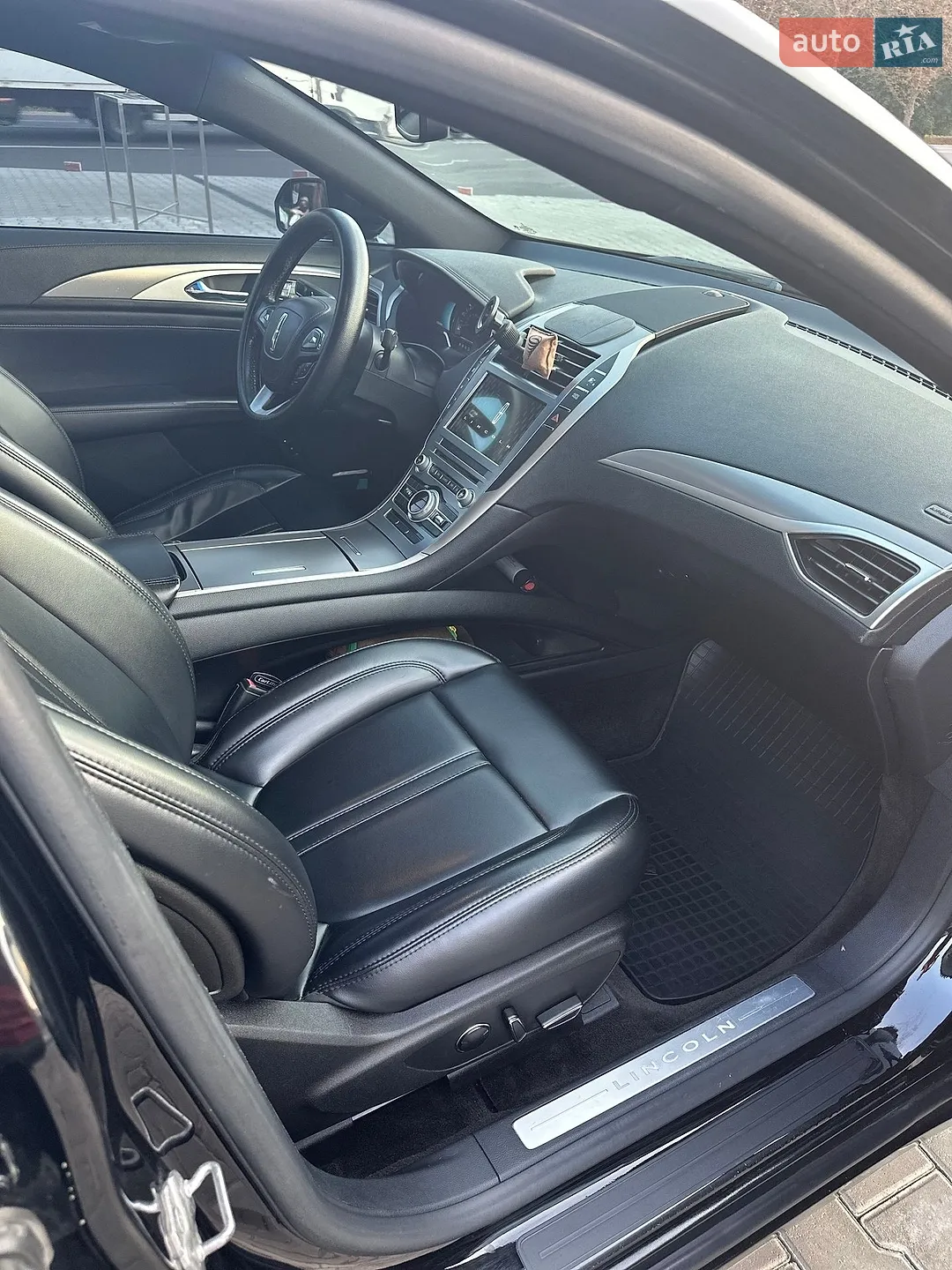 2016 Lincoln MKZ - мініатюра 8