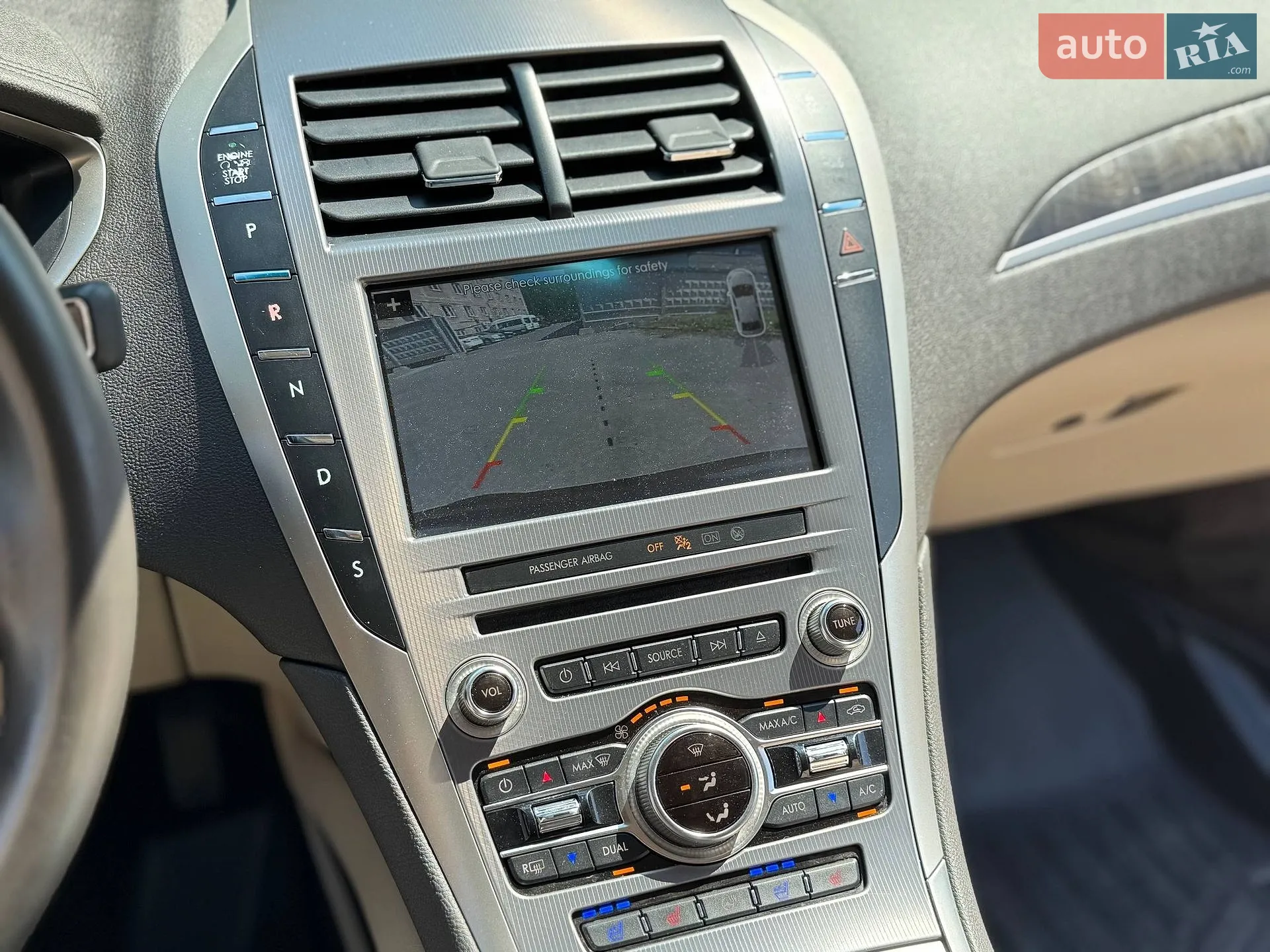 2016 Lincoln MKZ - мініатюра 24