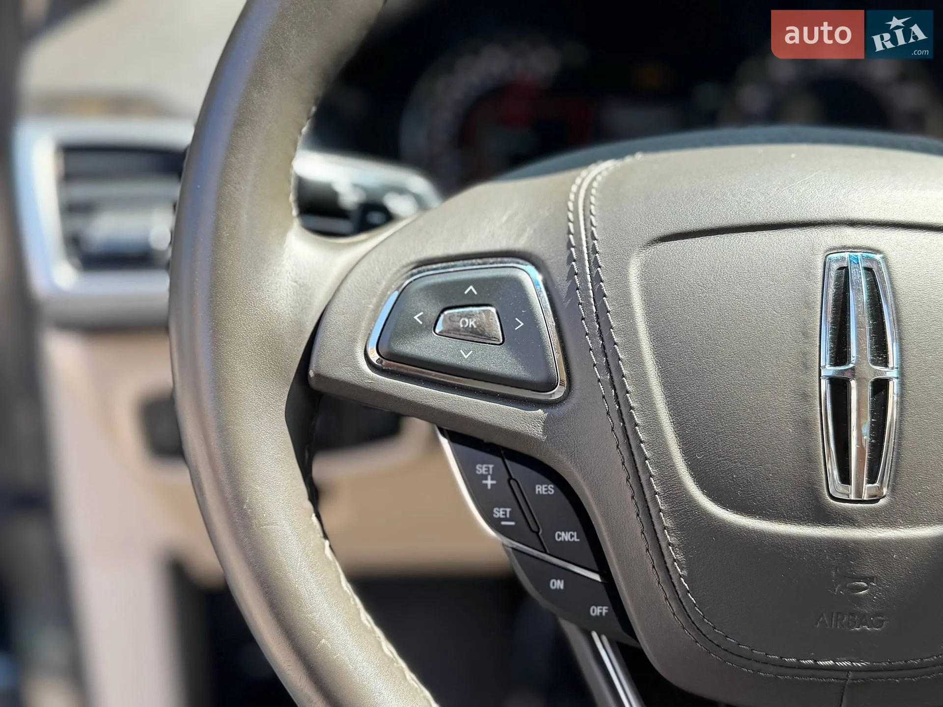 2016 Lincoln MKZ - мініатюра 11
