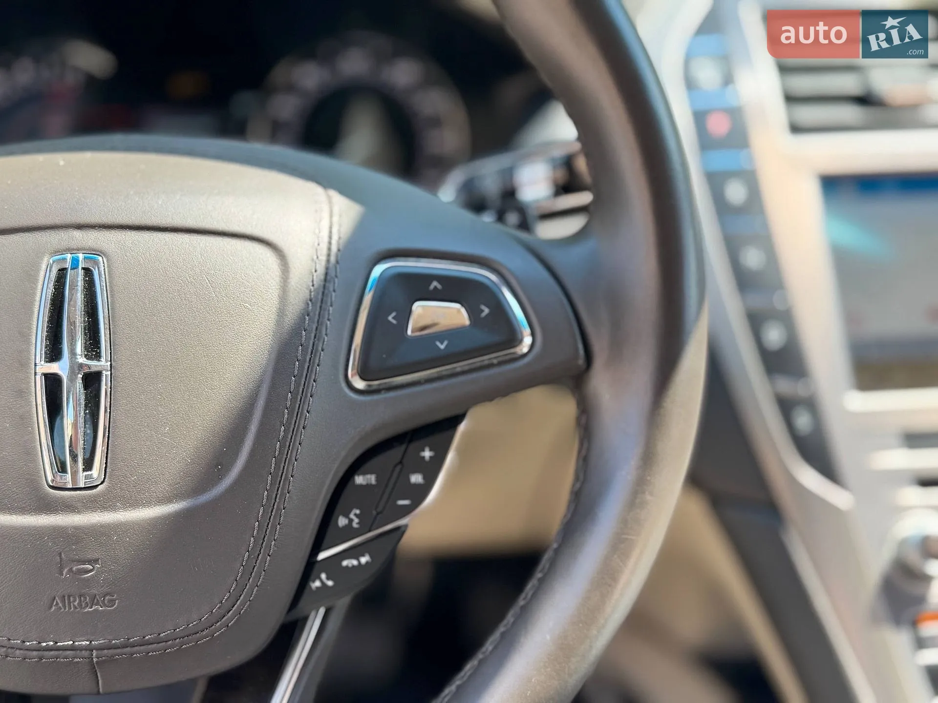2016 Lincoln MKZ - мініатюра 12