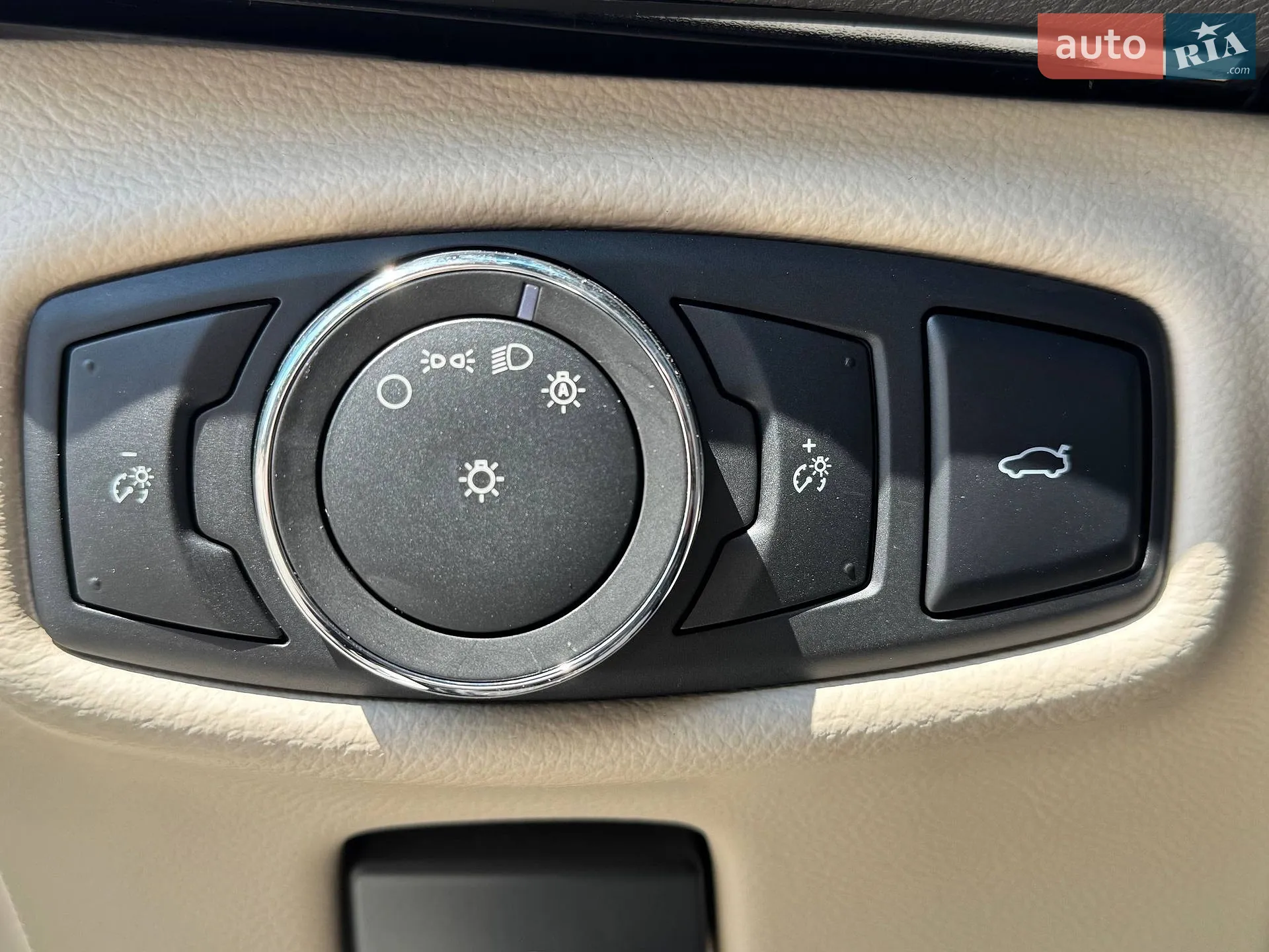 2016 Lincoln MKZ - мініатюра 19