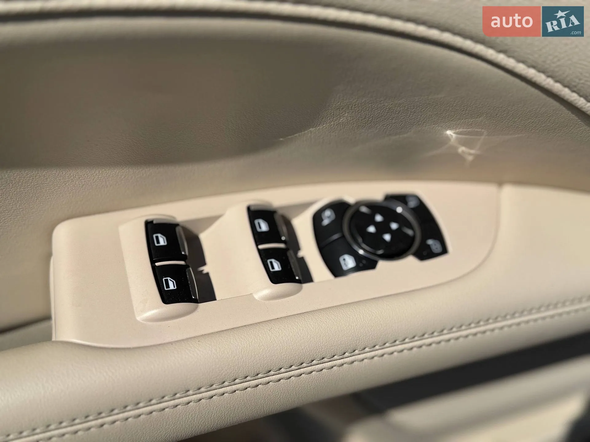 2016 Lincoln MKZ - мініатюра 13