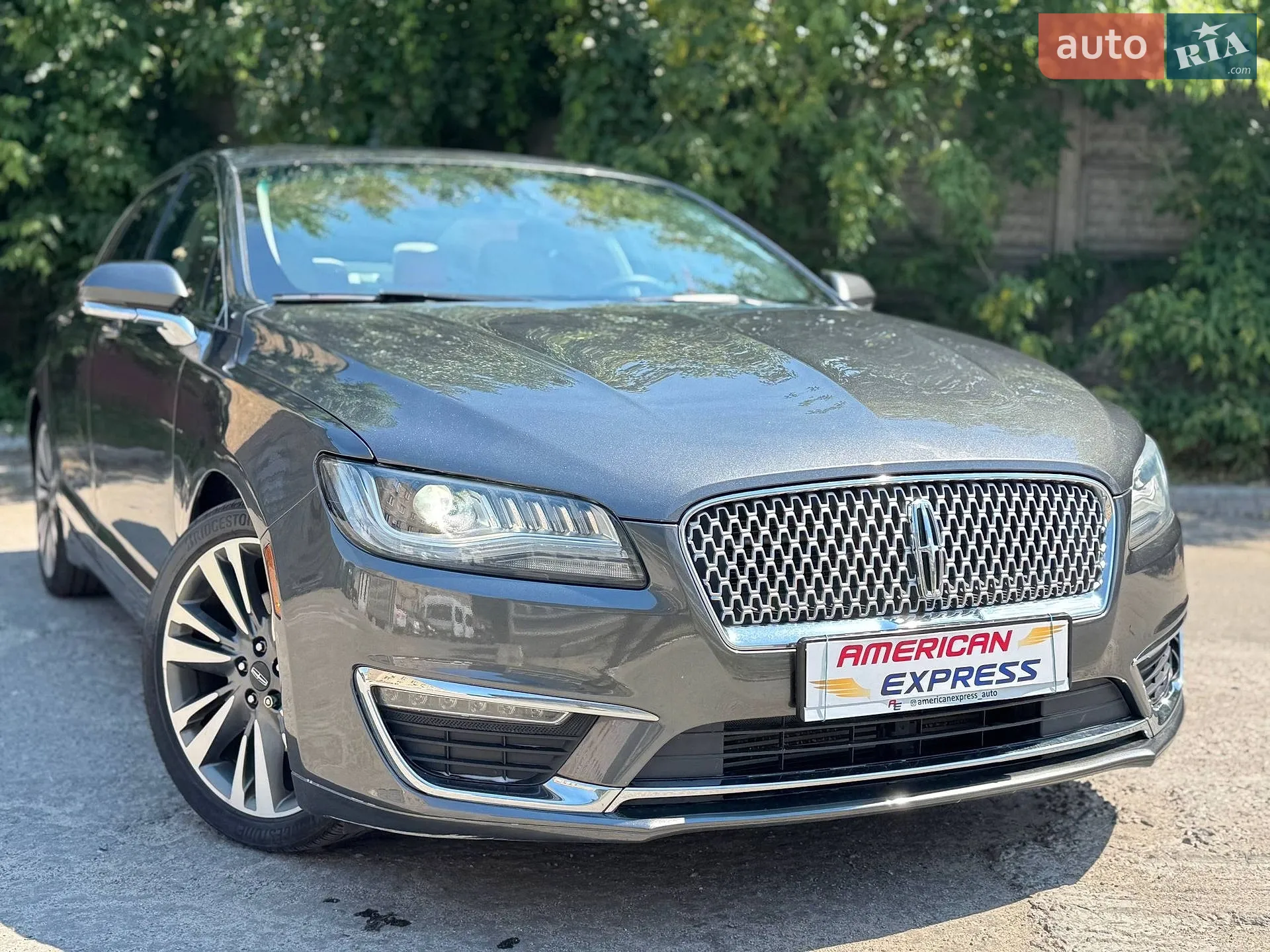 2016 Lincoln MKZ - мініатюра 3