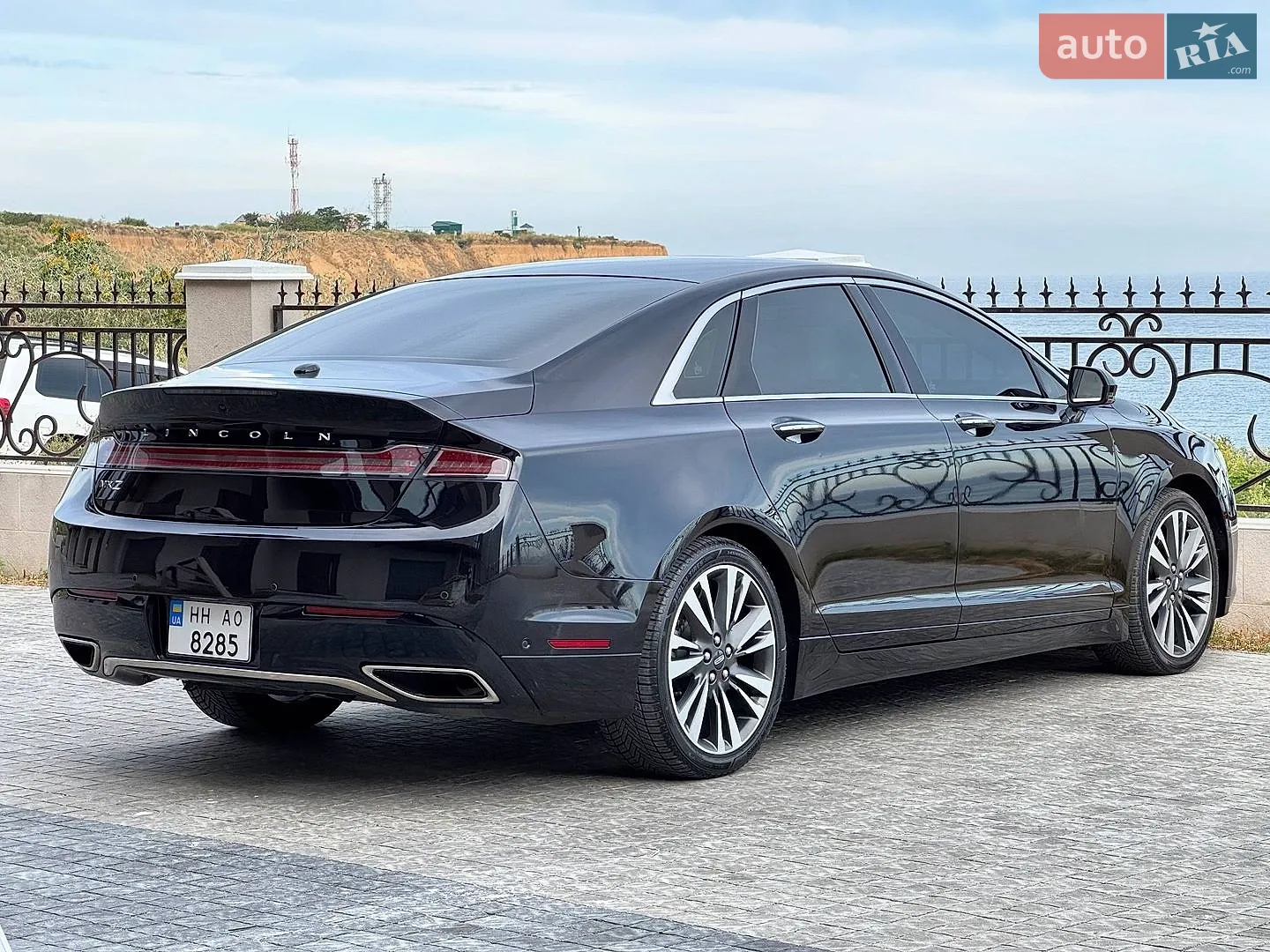 2020 Lincoln MKZ - мініатюра 16