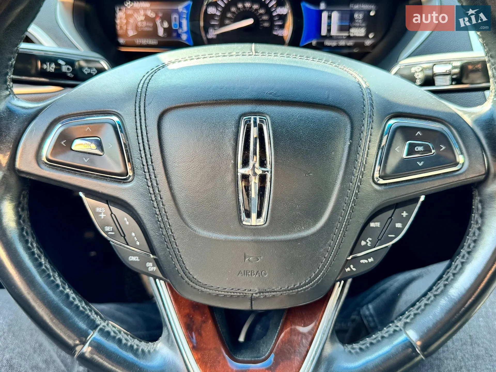 2017 Lincoln MKZ - мініатюра 16