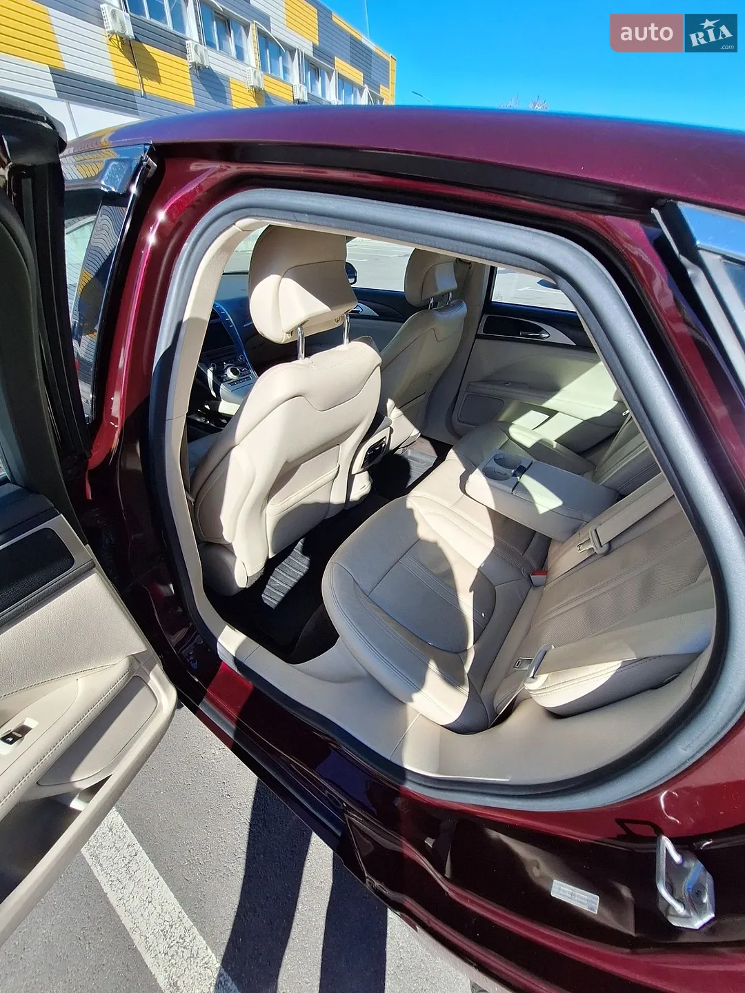 2016 Lincoln MKZ - мініатюра 18