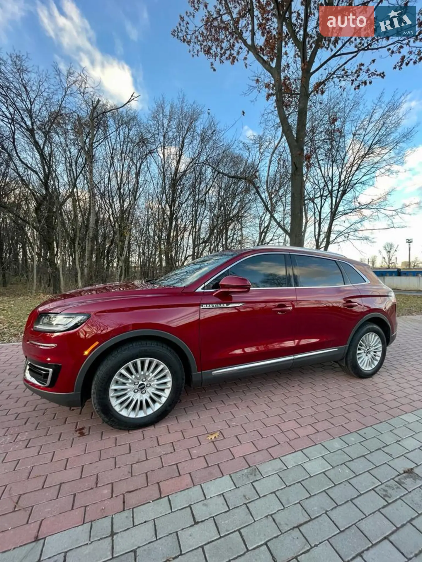 2019 Lincoln Nautilus - мініатюра 3