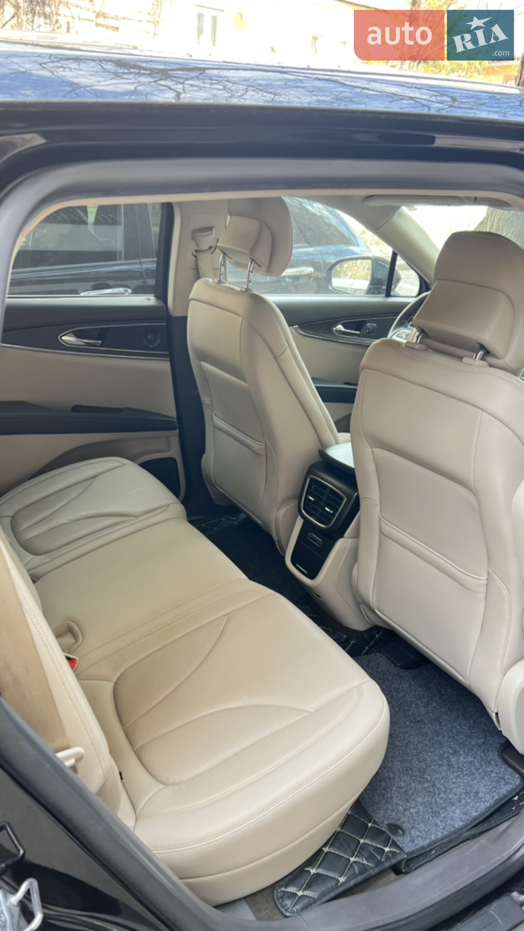2018 Lincoln Nautilus - мініатюра 13