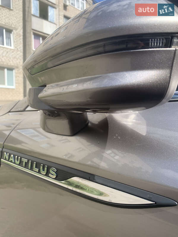 Позашляховик / Кросовер Lincoln Nautilus 2020 в Зміїві