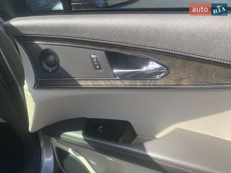 Позашляховик / Кросовер Lincoln Nautilus 2020 в Зміїві