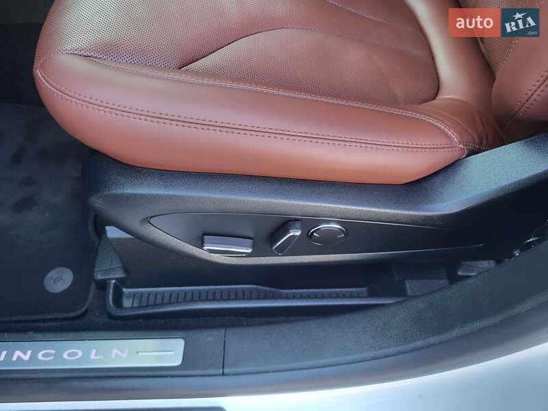 Внедорожник / Кроссовер Lincoln Nautilus 2019 в Киеве