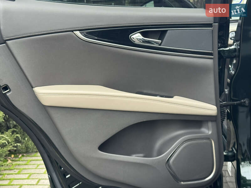 Позашляховик / Кросовер Lincoln Nautilus 2021 в Дніпрі