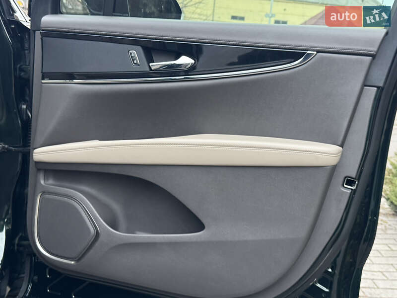 Позашляховик / Кросовер Lincoln Nautilus 2021 в Дніпрі