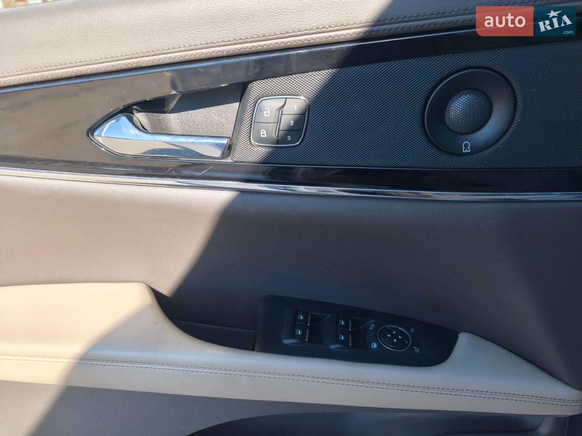 2021 Lincoln Nautilus - мініатюра 16