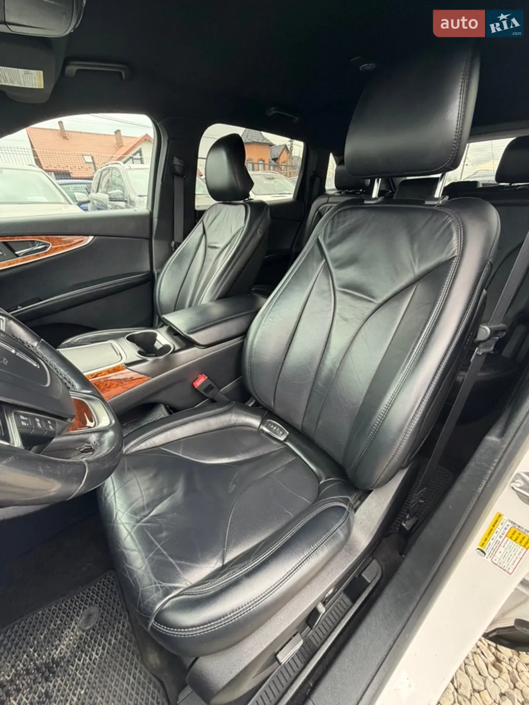 2019 Lincoln Nautilus - мініатюра 13